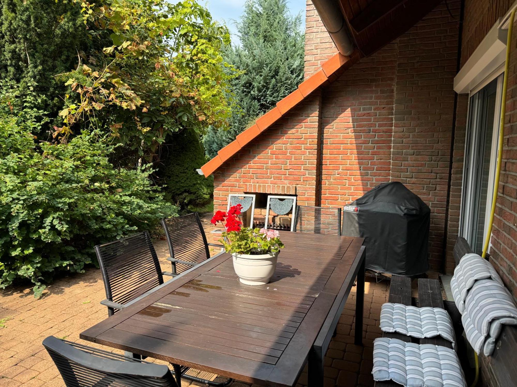 Modern House Gehrden Auf 2 Etagen, Nice Garten, Barbecue, Contactless Check-In, Free Parking Kültér fotó