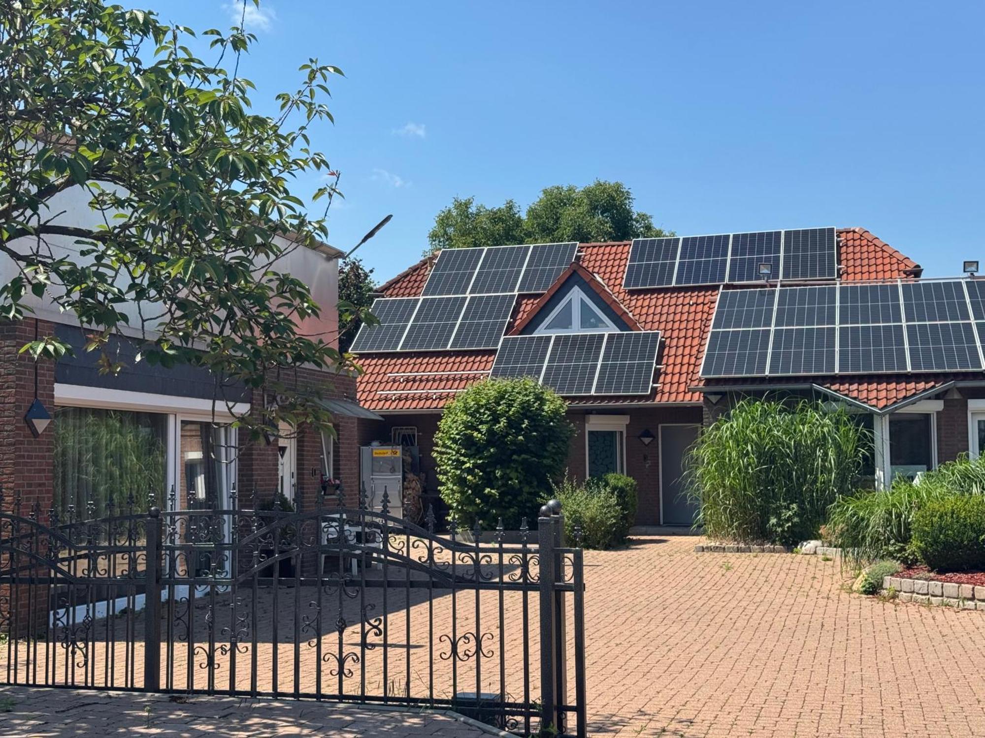 Modern House Gehrden Auf 2 Etagen, Nice Garten, Barbecue, Contactless Check-In, Free Parking Kültér fotó